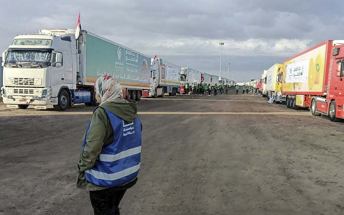 Unas 3,000 toneladas de ayuda esperan en Egipto la apertura del paso de Rafah