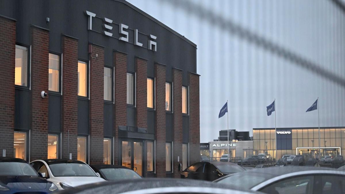 Veintena de empresas, interesadas en invertir en NL tras firma de Tesla