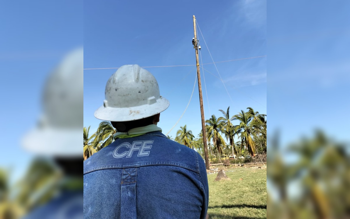 CFE restablece el 99% de energía en Guerrero
