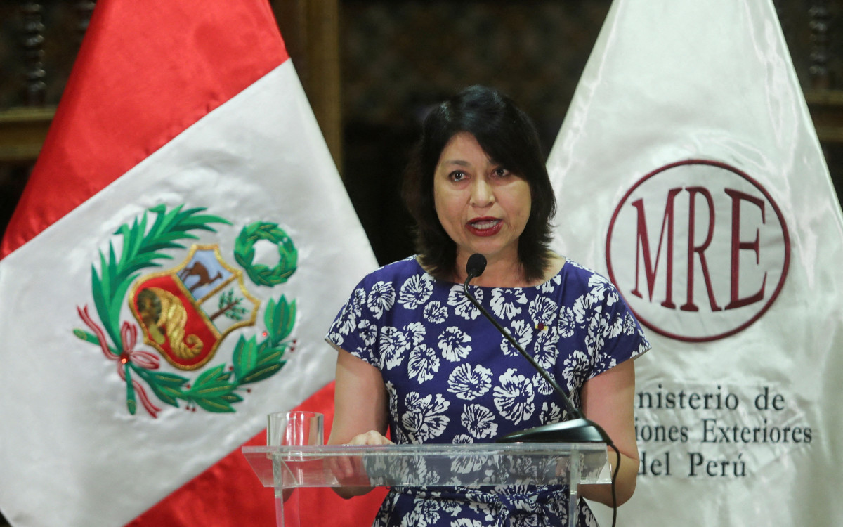 Canciller de Perú renuncia tras fallida reunión Biden-Boluarte