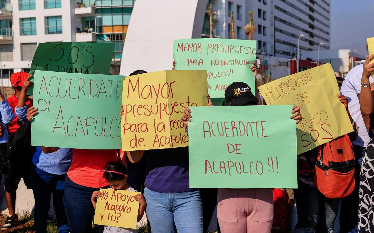 Caravana sale de Acapulco para exigir reconstrucción