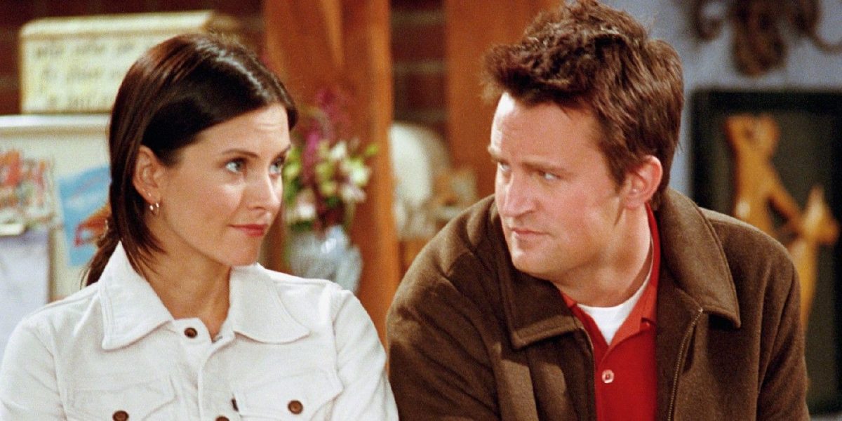 Chandler casi engañó a Mónica hasta que Matthew Perry intervino, recuerda la estrella invitada de Friends