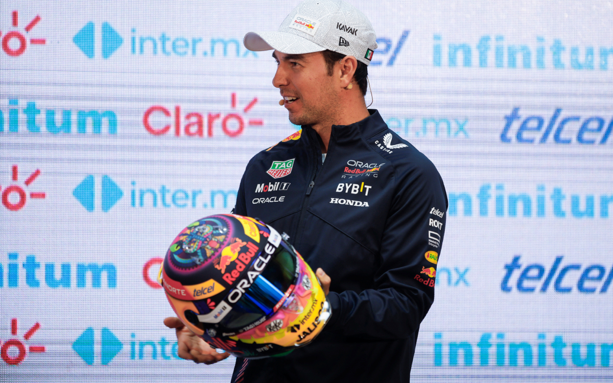 'Checo' subasta su casco del GP de México y dona las ganancias para damnificados en Guerrero