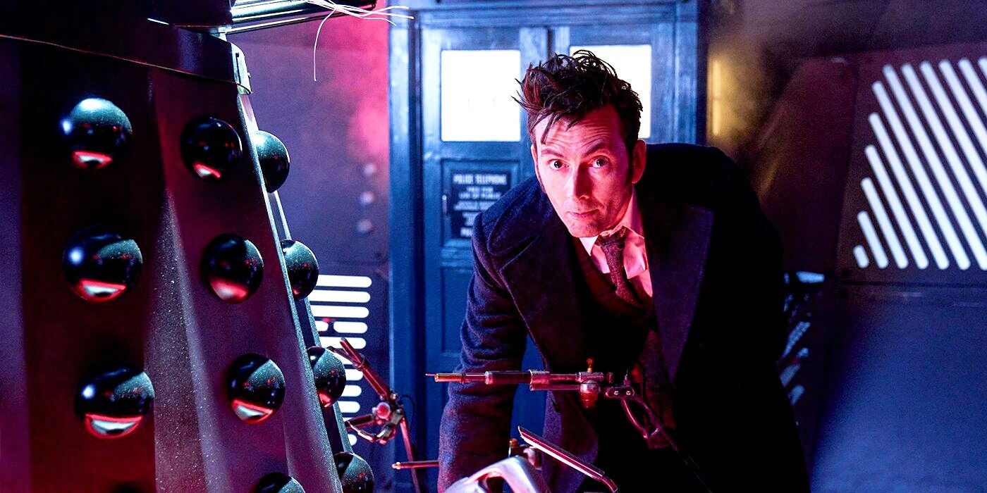 David Tennant juega con un Dalek en las nuevas imágenes de Doctor Who mientras se revela el regreso de los pre-especiales