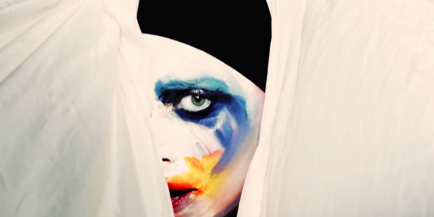 El tráiler de fans de Genius Joker 2 convierte los videos musicales de Lady Gaga en la historia del origen de su villana