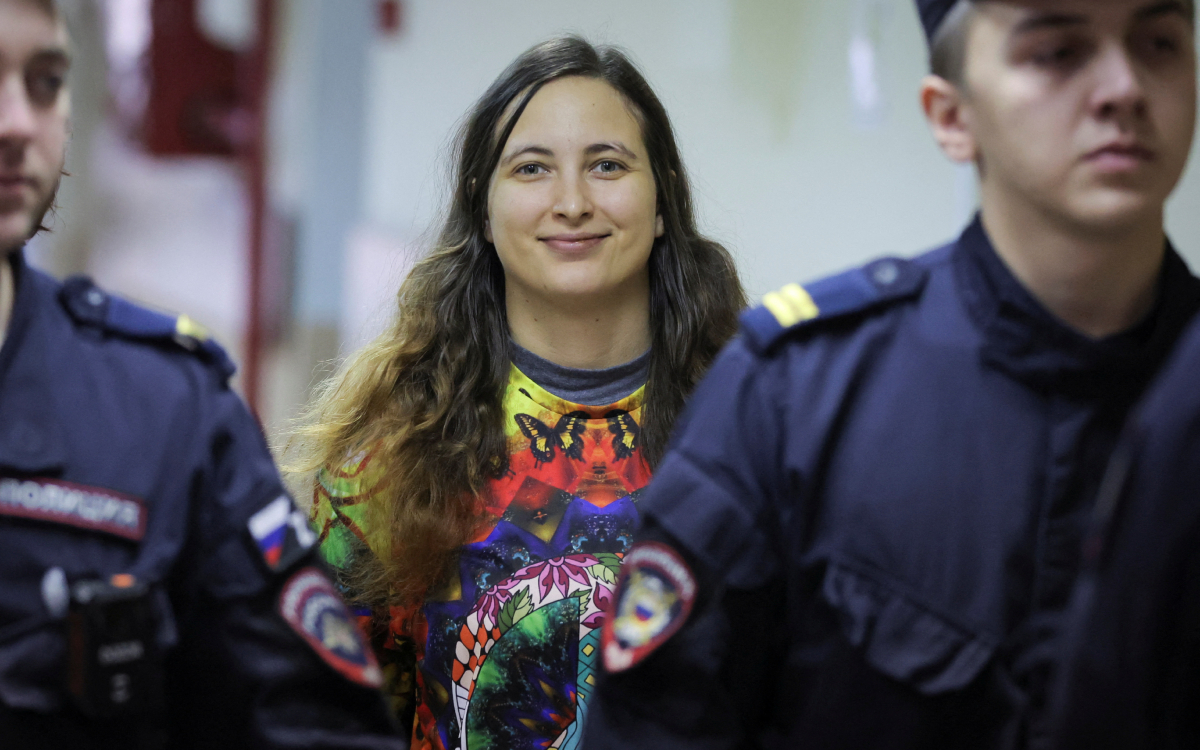 Fiscalía rusa pide ocho años de cárcel a una artista por protestar contra la guerra