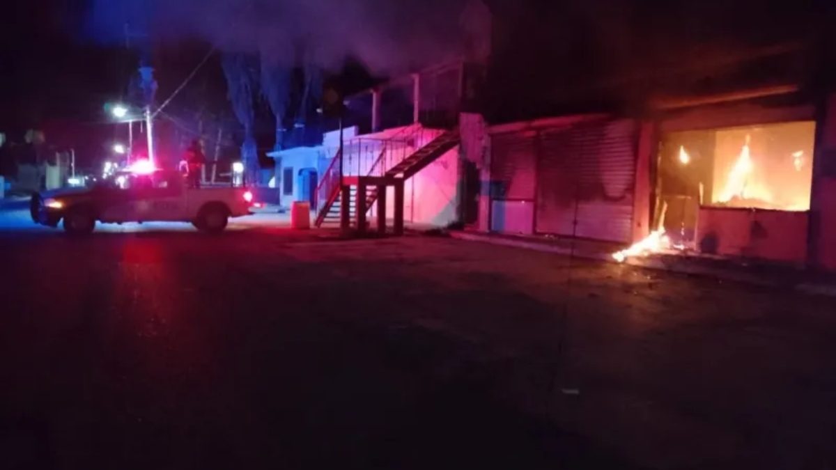Grupo armado quema casas y negocio en Jiménez y Abasolo, Tamaulipas