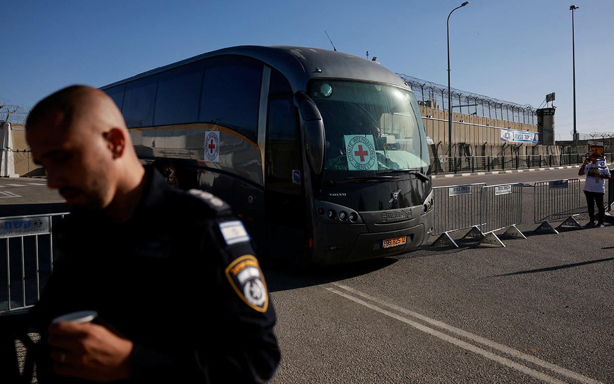 Hamás ya entregó rehenes a Cruz Roja, confirman Israel y Tailandia