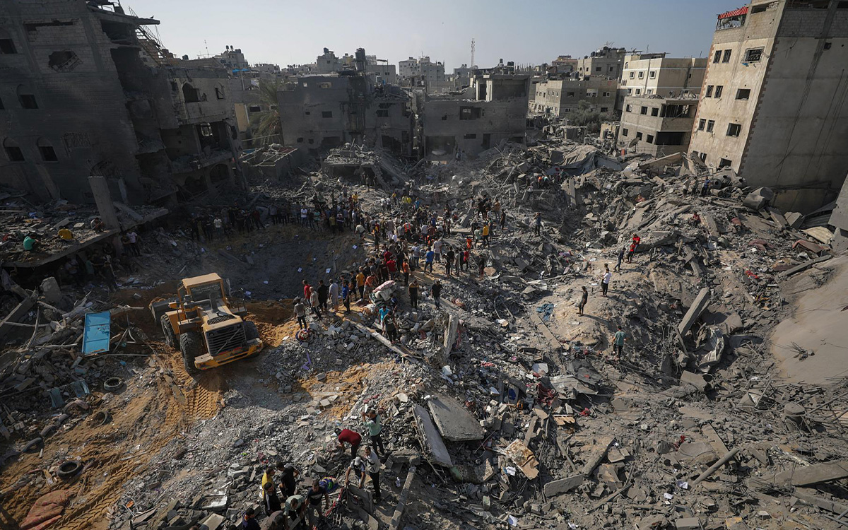 Israel expulsa a cientos de empleados de Gaza hacia la Franja