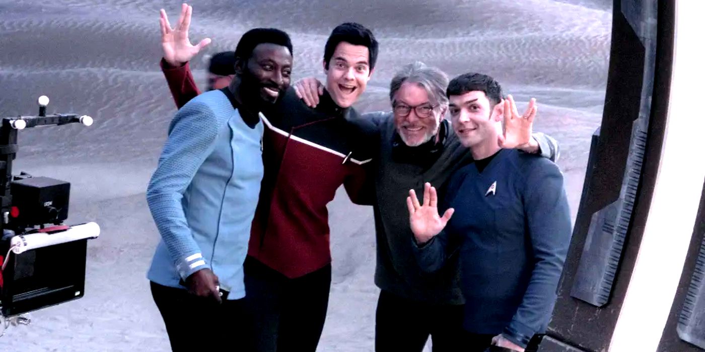 Jonathan Frakes dirige el crossover de Strange New Worlds BTS compartido por el escritor de Star Trek