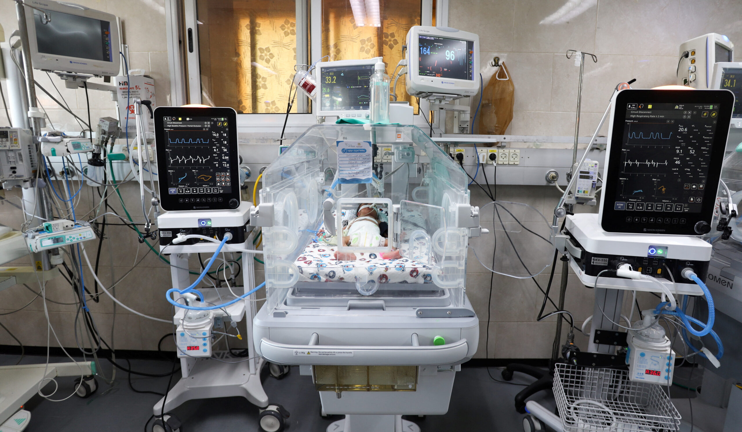 Muere segundo bebé en incubadora del Hospital Al Shifa por falta de electricidad