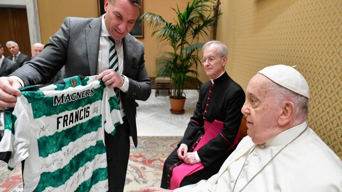 Papa recibe, pese a sus problemas de salud, al Celtic Glasgow | Tuit