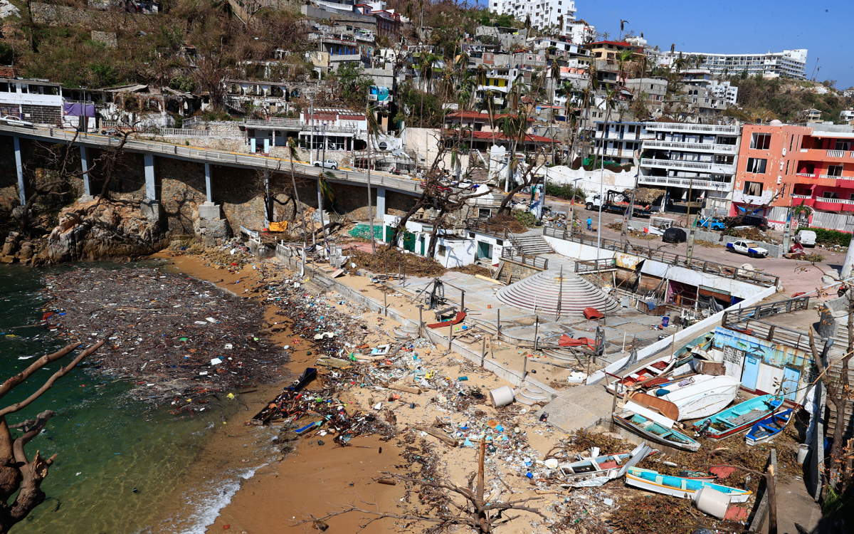 Por huracán Otis, localizan y rescatan a 305 extranjeros en Acapulco