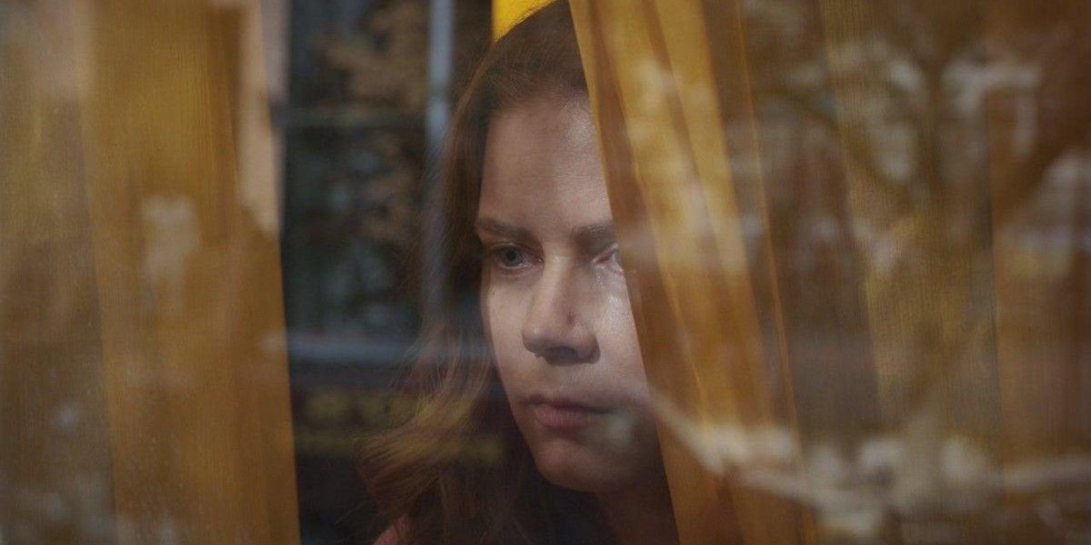 Tráiler de La mujer en la ventana: Amy Adams desvela el misterio de un asesinato
