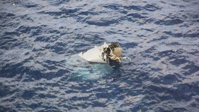 Un avión del Ejército de EU se estrella en aguas de Japón con 8 tripulantes