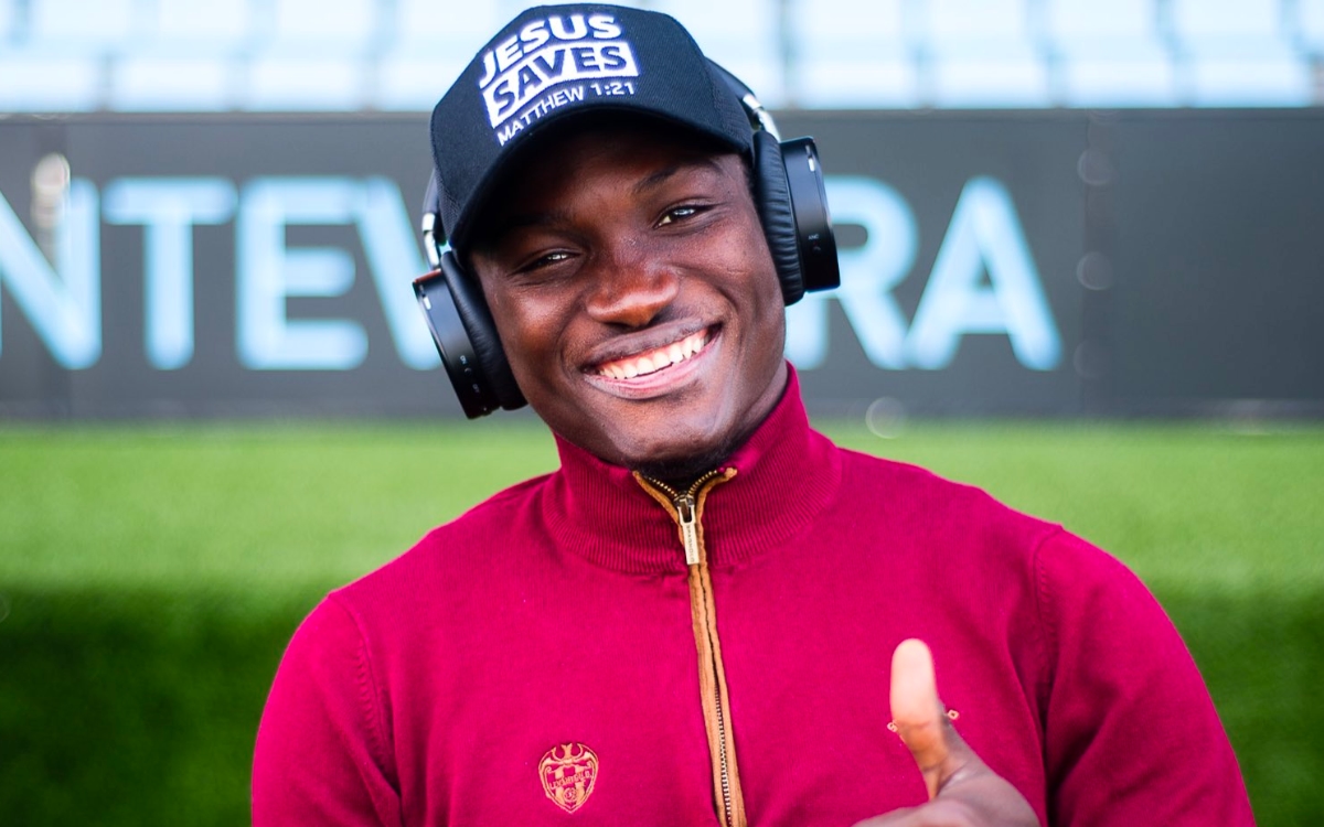 Video | Muere Raphael Dwamena, futbolista ghanés, tras desplomarse en pleno partido