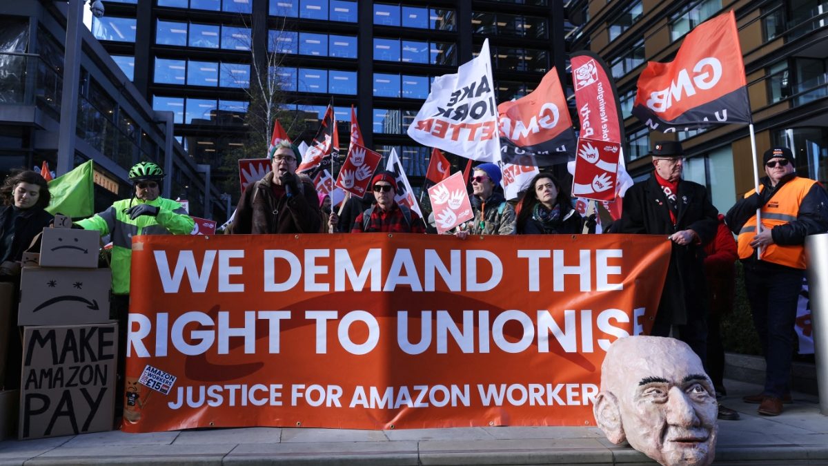 Videos | Amazon vive huelgas y protestas en pleno 'Black Friday'