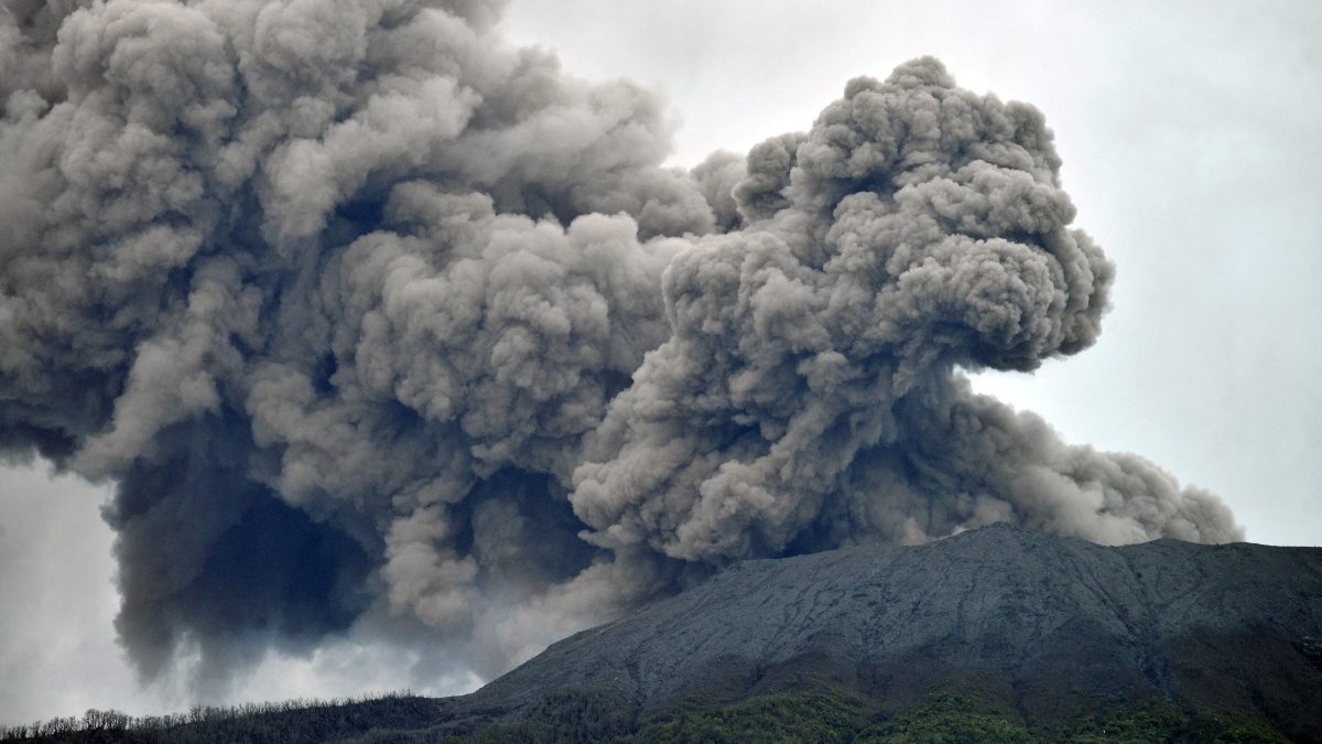22 muertos tras erupción del volcán Marapi en Indonesia | Video