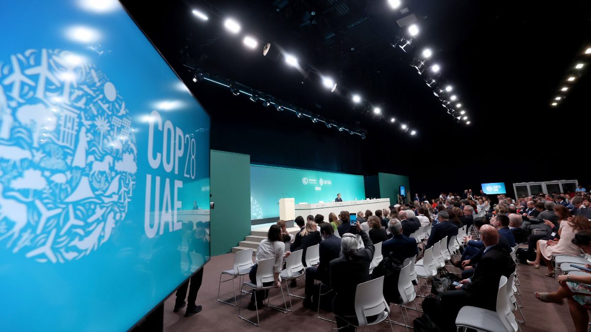 COP28 | 117 países acuerdan triplicar energías renovables y reducir combustibles fósiles