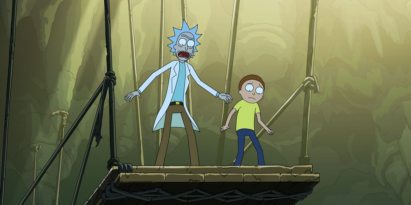 Rick y Morty al final de un puente de madera luciendo asustados en Rick y Morty temporada 7
