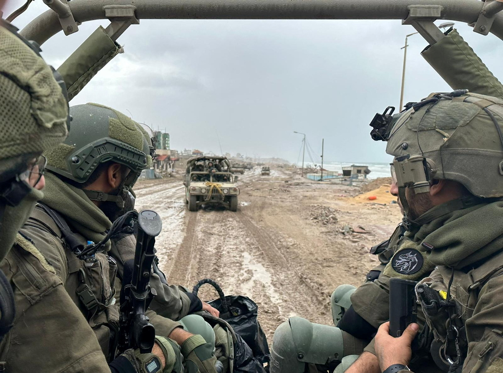 Ejército israelí reconoce haber matado a 3 rehenes por error