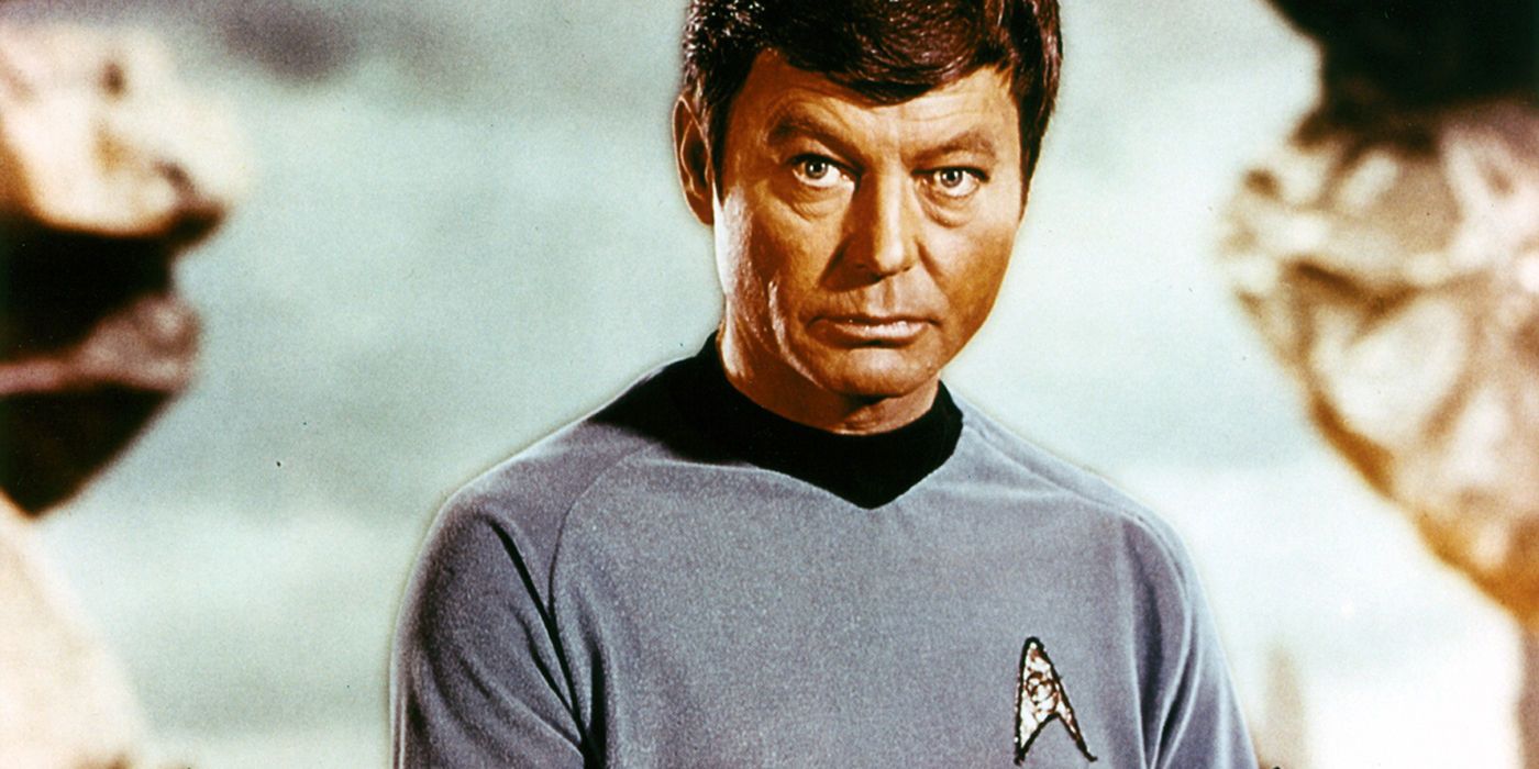 El Dr. McCoy de Star Trek renunció a la Flota Estelar como tributo al Capitán Kirk (no es un insulto)