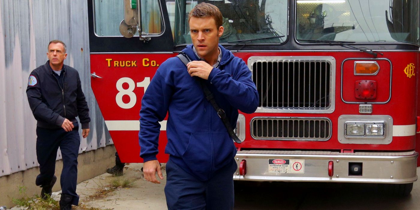 El nuevo miembro del equipo Truck 81 de la temporada 12 de Chicago Fire será un problema, se burla del showrunner