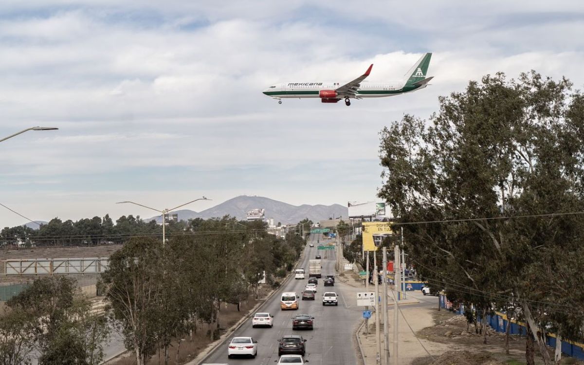 Mexicana de Aviación realiza vuelo de prueba, a días de su inauguración