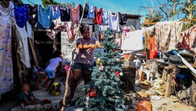 Muchos en Acapulco pasarán unas fiestas amargas por estragos del huracán Otis