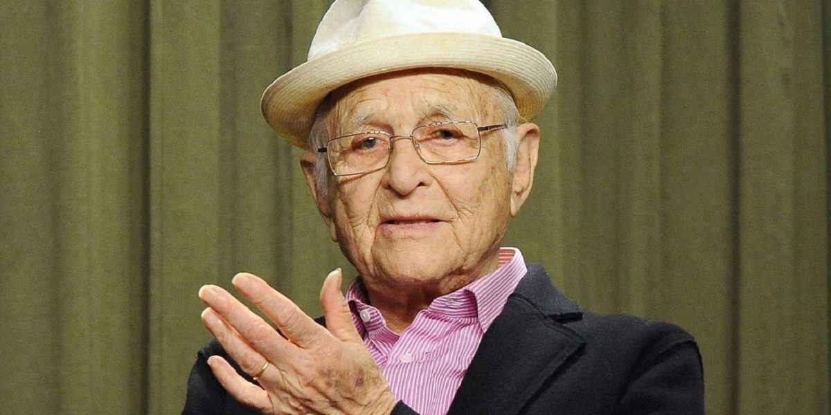 Norman Lear, creador legendario de comedias de situación, muere a los 101 años