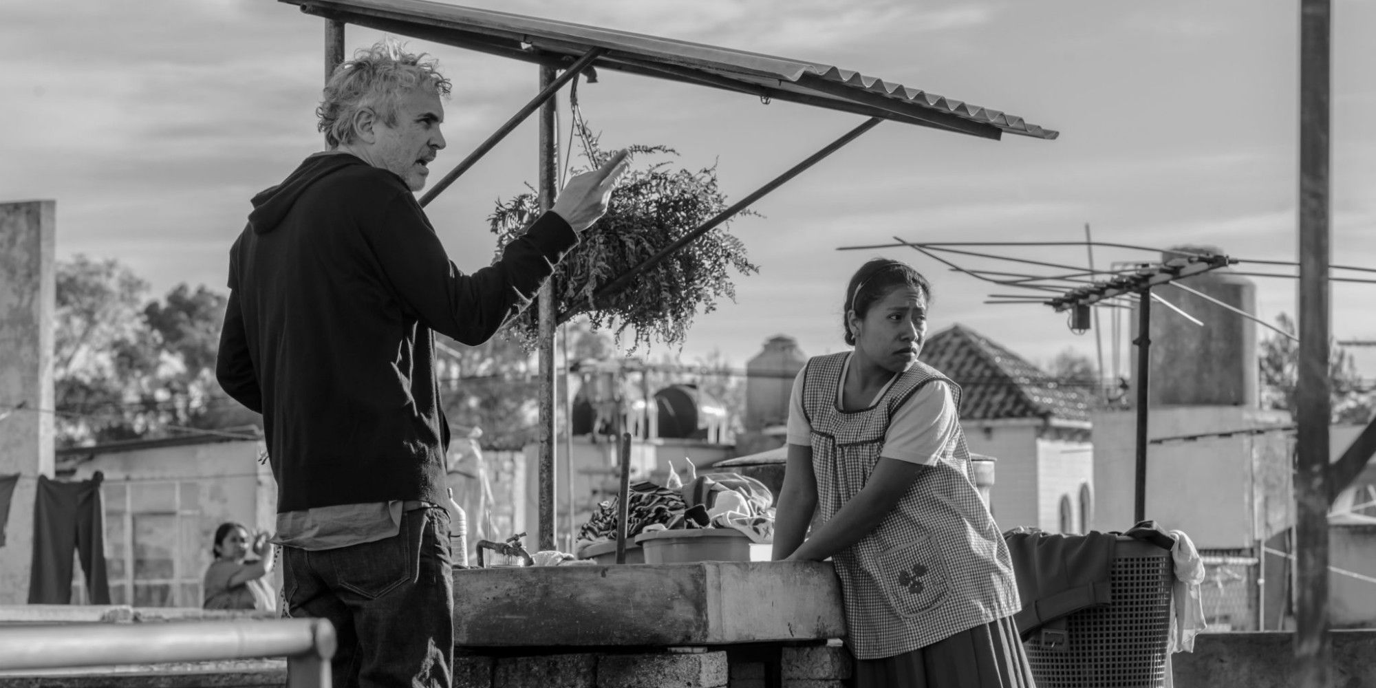 Roma Trailer Teases Gravity Director Alfonso Cuarón’s Netflix Film
