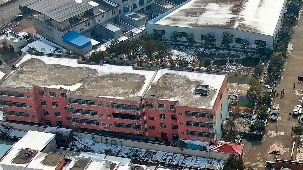 13 niños mueren tras incendio en residencia escolar en China