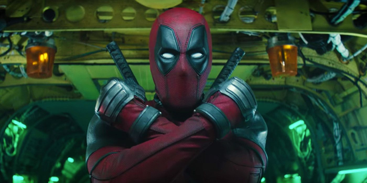 Ryan Reynolds comparte una nueva foto del set de Deadpool 3 que muestra su sucio disfraz de MCU mientras la película de Marvel finaliza el rodaje