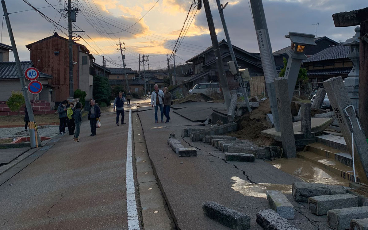 “Corran”; Así arrancó Japón el 2024 con un sismo de 7.6 de magnitud | Fotos y videos