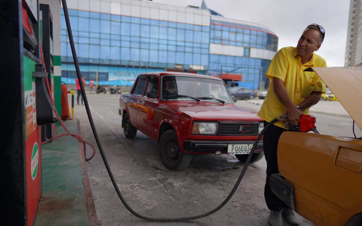 Cuba quintuplicará precio de la gasolina especial