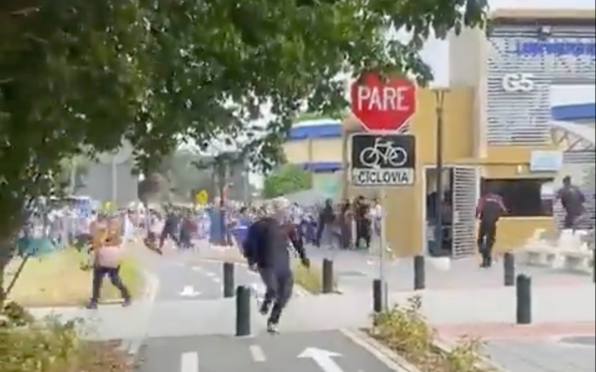 Ecuador | Reportan ataques de grupos armados a universidades, hospitales y centros comerciales | Videos