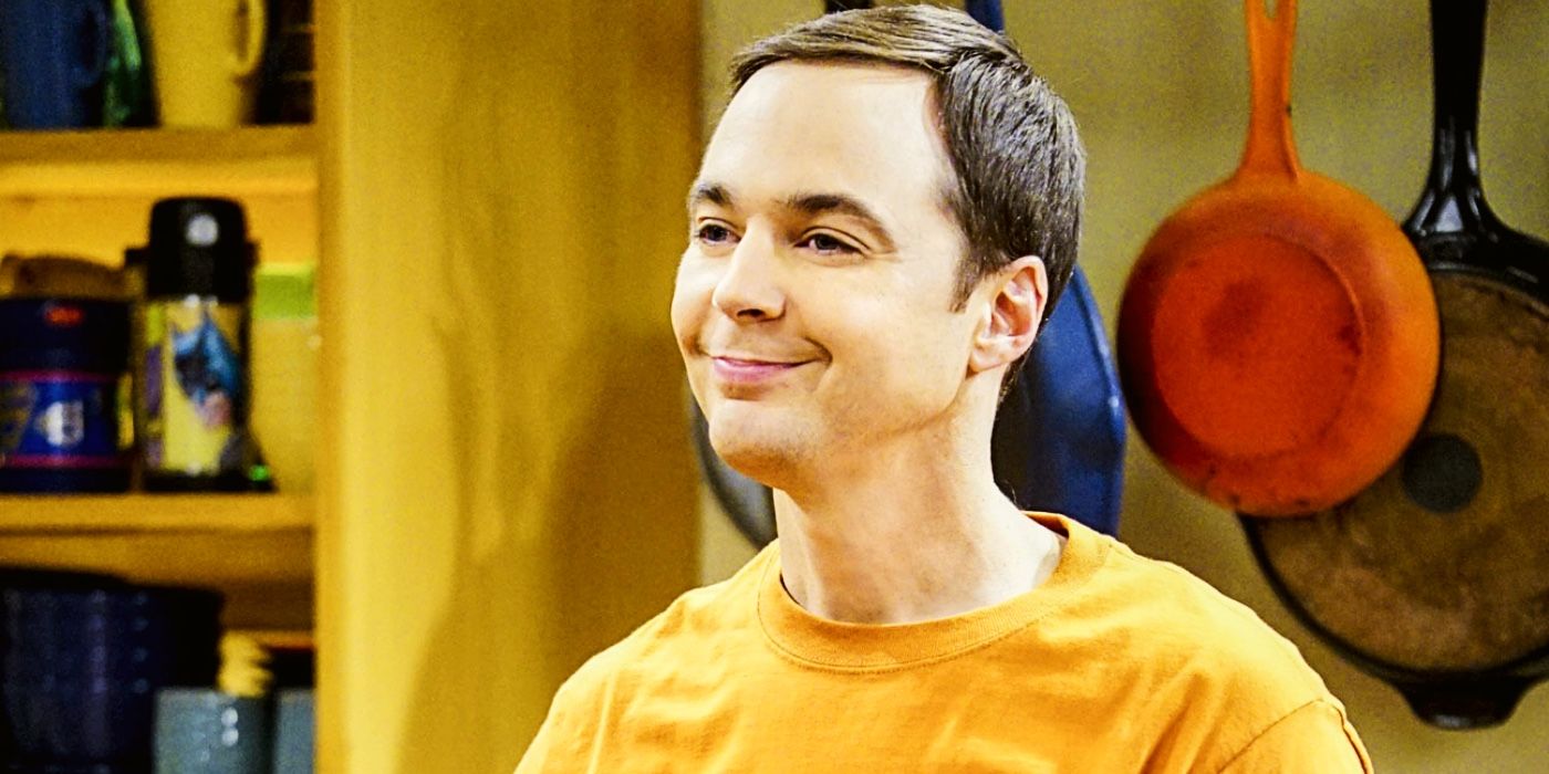 Sheldon de The Big Bang Theory sonriendo interpretado por Jim Parsons