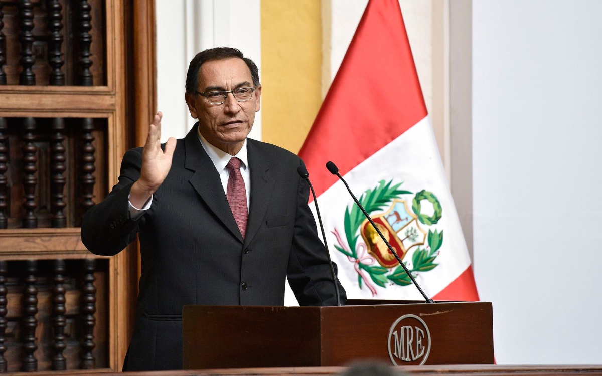 Fiscalía de Perú señala al expresidente Vizcarra como posible líder de una red de corrupción