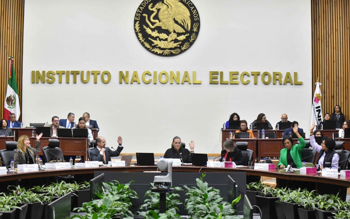 Hay un 'esquema de secuestro a las autoridades electorales de México': Alfredo Figueroa