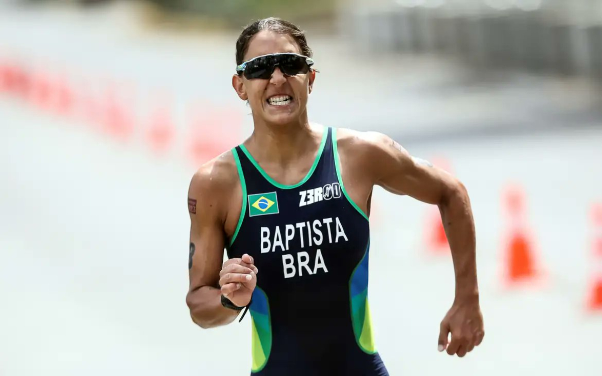 Mejora triatleta brasileña atropellada, pero sigue en UCI | Video