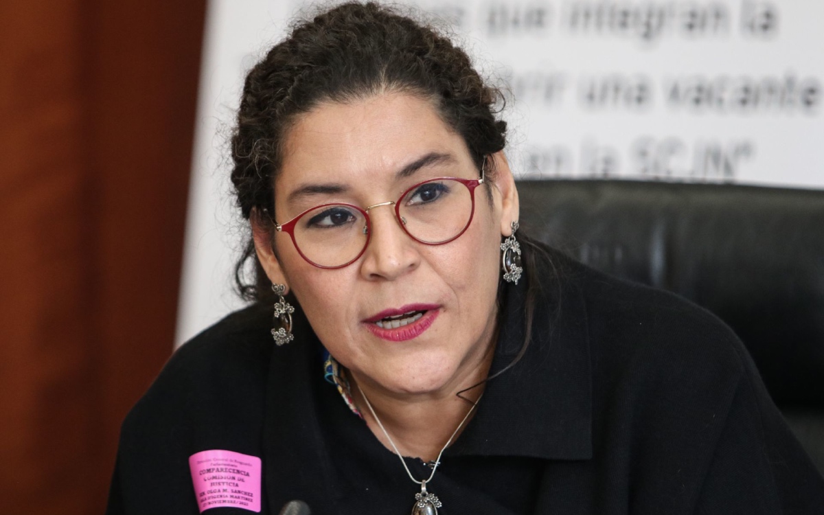 Ministra Lenia Batres solicita a la SCJN ajuste de sueldo e inscripción al ISSSTE