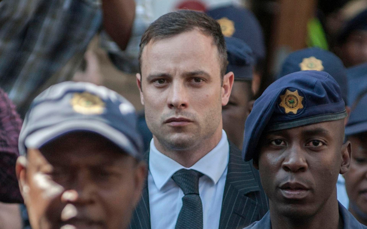 Pistorius queda en libertad condicional 11 años después de asesinar a su novia
