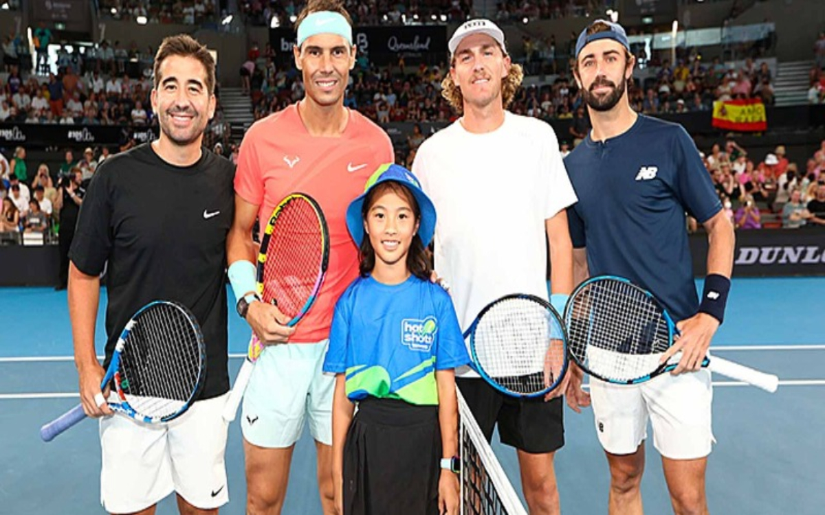 Rafael Nadal reaparece con sonrisas y,  derrota, en dobles | Video
