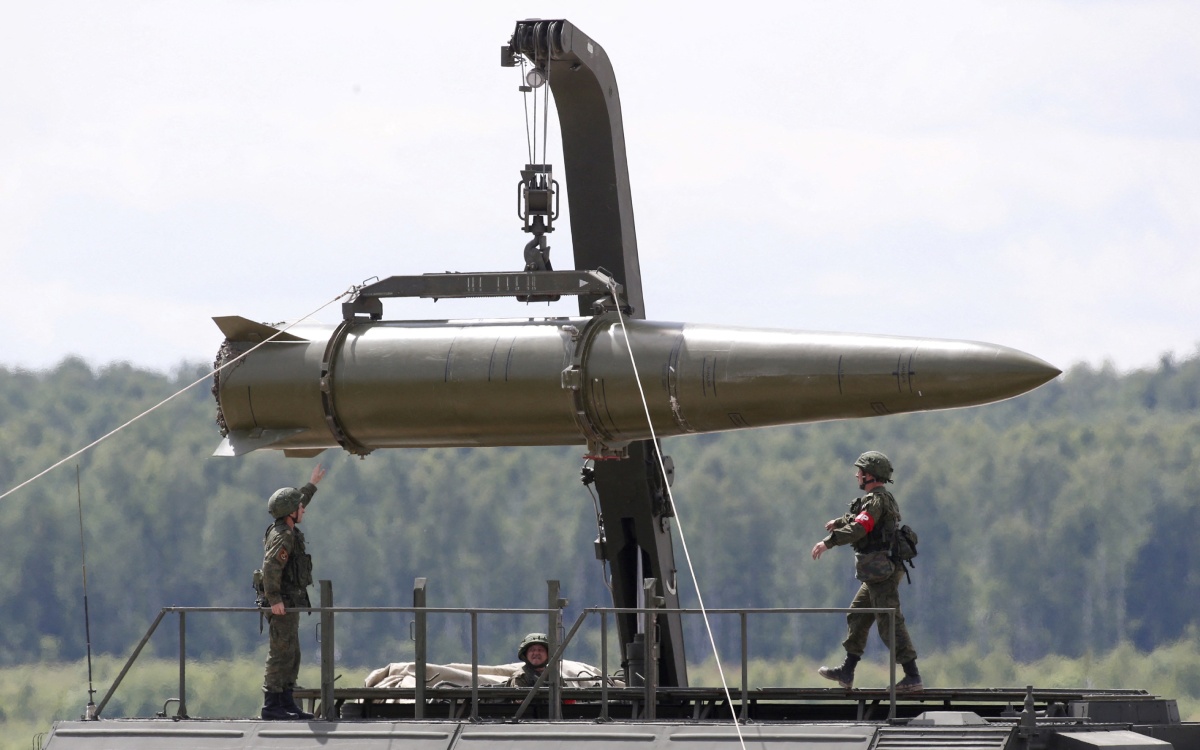 Rusia advierte a Estados Unidos contra el despliegue de armas nucleares tácticas en el Reino Unido
