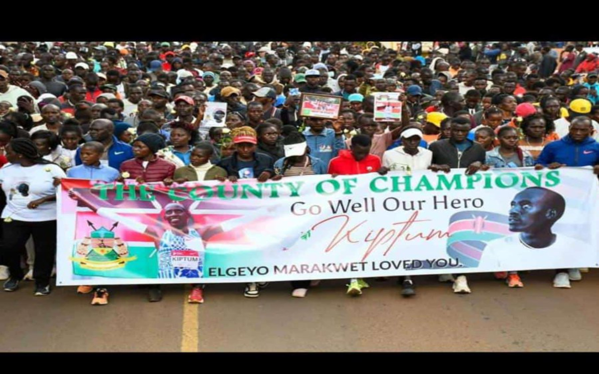 Atletas y admiradores marchan para recordar a Kelvin Kiptum | Video