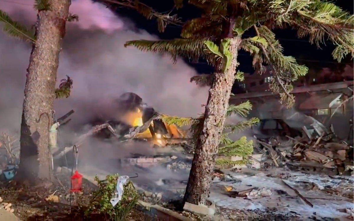 Avioneta se estrella contra parque de casas móviles en Florida y provoca varias muertes | Video