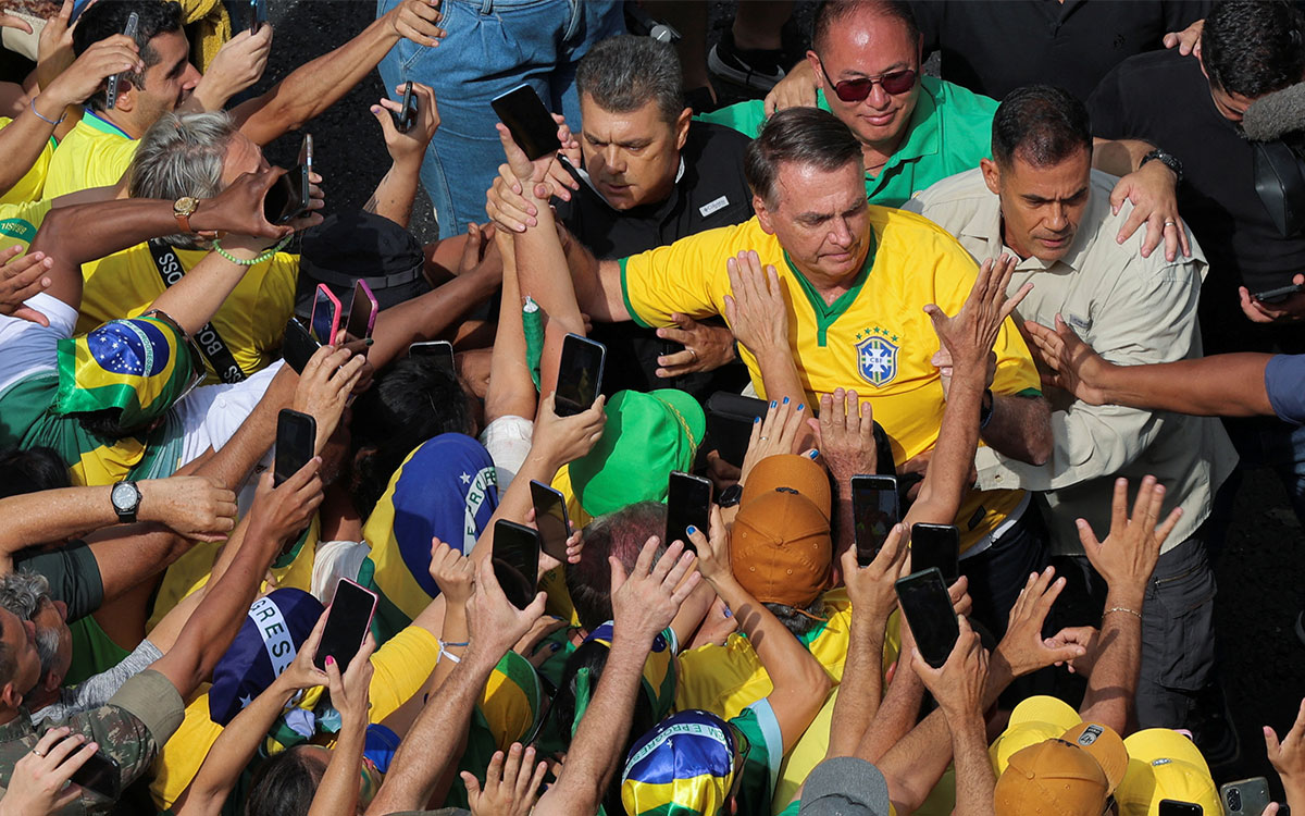 Bolsonaro denuncia su inelegibilidad ante miles de seguidores en Sao Paulo