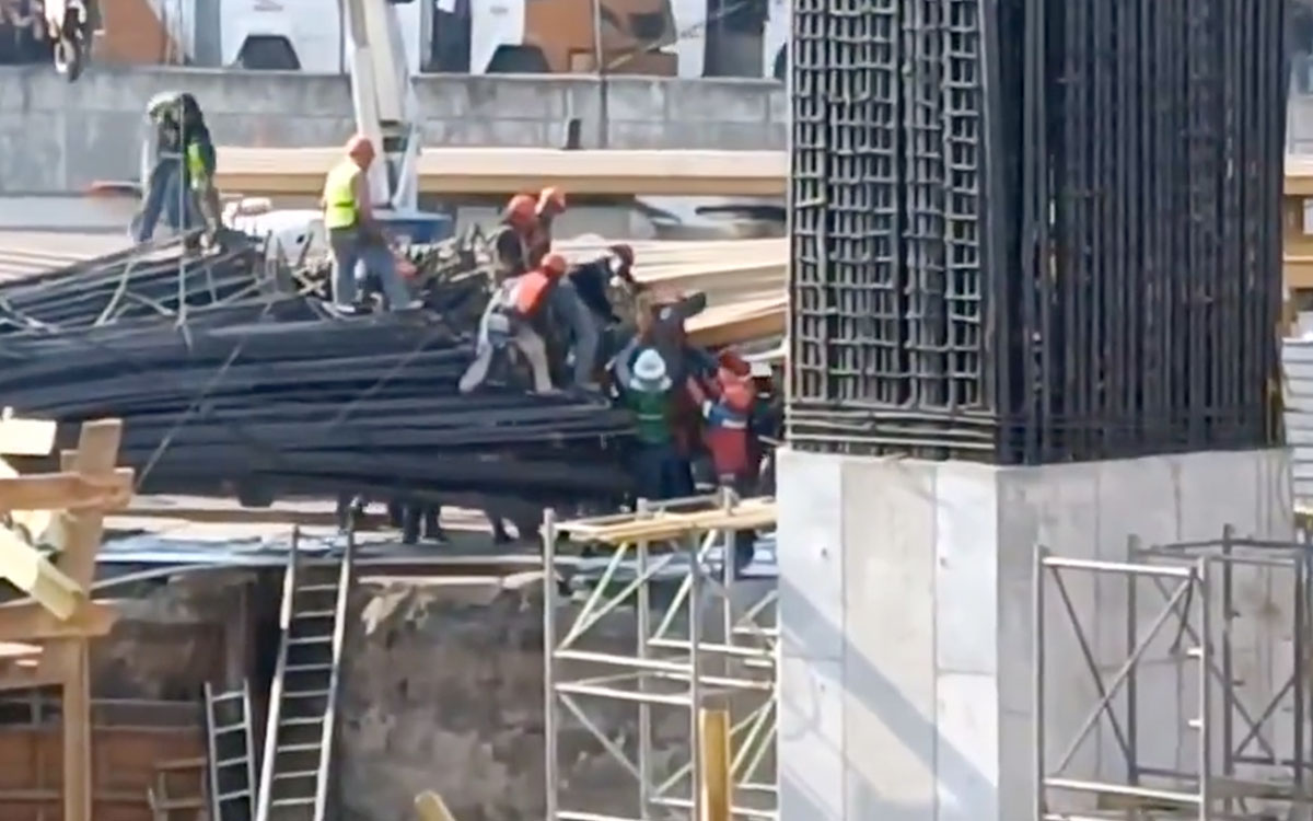 Cae estructura metálica en construcción de Cetram Santa Martha; reportan heridos | Video