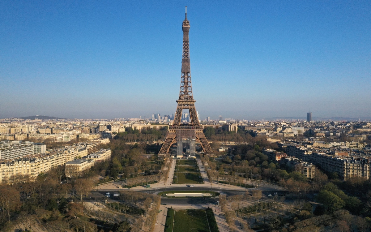 Cierra Torre Eiffel por huelga, a 5 meses de los Juegos Olímpicos