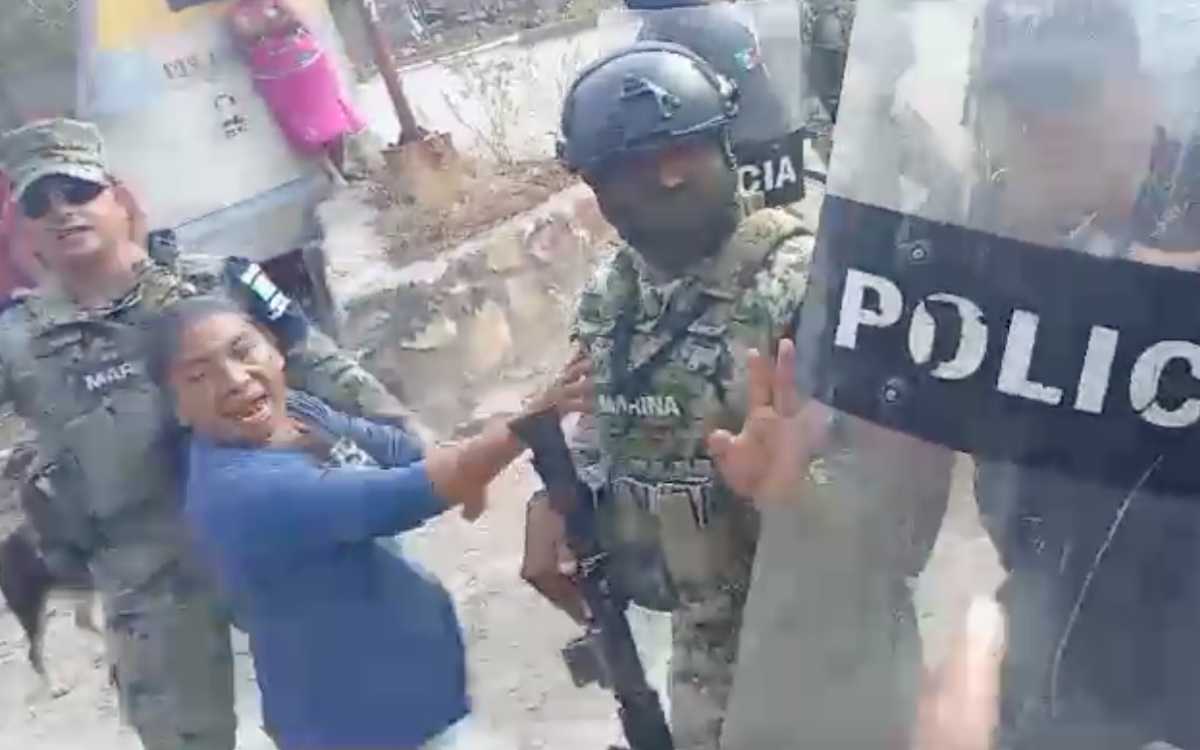 Colonos denuncian represión de policía y Marina por oponerse a obra que afecta agua potable | Oaxaca